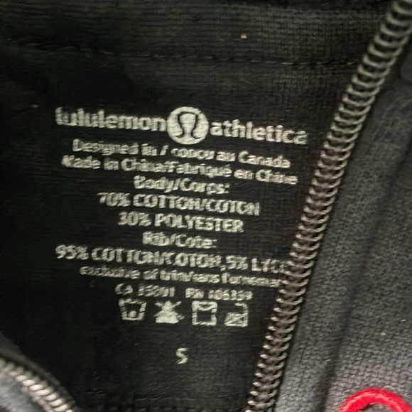 Lululemon black red Zip up hoodie jacket size small - Picture 10 of 15